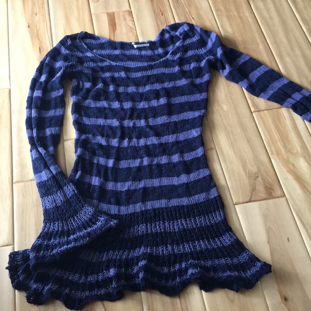 Free people sweater tunic bell sleeve adorable M